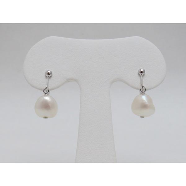 個性的な形が可愛くてお洒落、ＳＶ大粒淡水真珠バロックイヤリング
