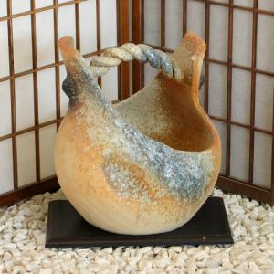 信楽焼 花瓶 花器 華道 池坊 嵯峨御流 窯変 手付 陶器 生け花 和風 生花用 フラワーベース 信楽焼き 手作 在庫数限り あすつく(m-704)｜mugen-tobo