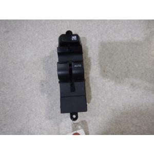 NV100クリッパー 5BD-DR17V パワーウインドウスイッチ 377317