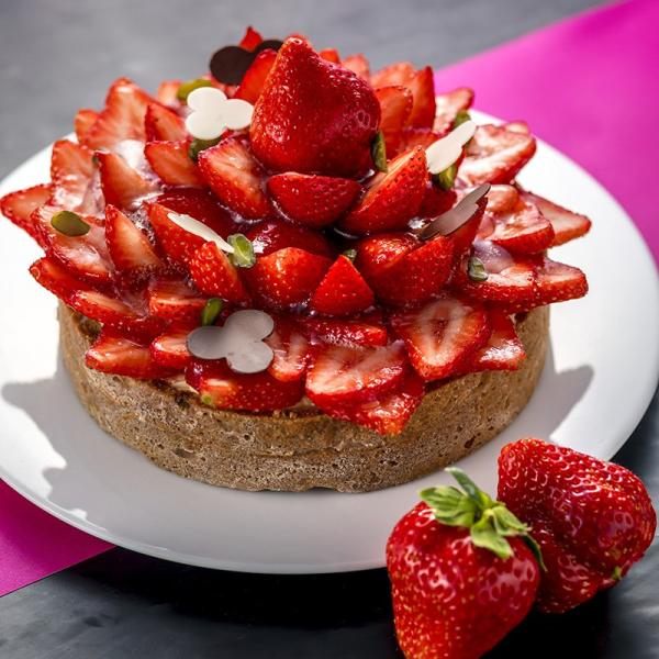 【1・2月限定】福岡県産 苺のサラブレッド“あまおう”のタルト（直径15cm） /ミュゼ・ド・ガトー