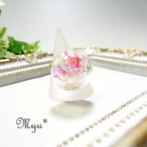 リング ガラスドーム オーロラ ピンク ホログラム キラキラ ガーリー キュート 女性 プレゼント｜myu-accessory