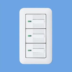 Panasonic（パナソニック） パナ コスモ埋込ほたるトリプルスイッチB