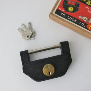 ブルドック印 倉庫錠 2号 V型（3枚鍵） : 西田金物店 - 通販 - Yahoo