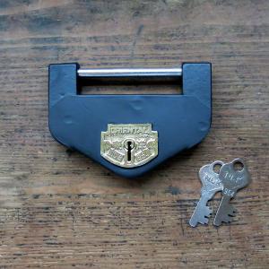 ブルドック印 倉庫錠 2号 V型（3枚鍵） : 西田金物店 - 通販 - Yahoo