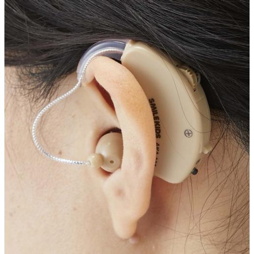 耳かけ集音器IV　AKA-111　補聴器 集音器 耳掛け 耳かけ式 耳かけ 電池式 音 左右両耳対応