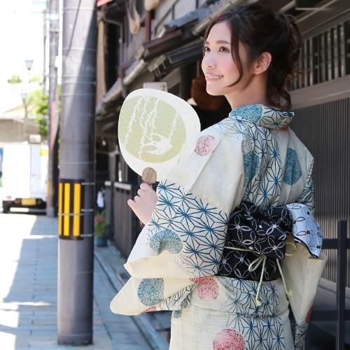 浴衣 レディース セット レトロ 高級変わり織り綿麻浴衣3点セット 生成り地に麻の葉と鞠 ゆとりサイ...