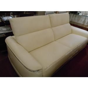 イタリア輸入アンティーク調本革ホワイト3人掛けソファ　イタリア輸入アンティーク調本革ホワイトトリプルソファLITCA