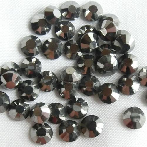 【メール便OK】高級ガラスストーン【ジェットヘマタイト】ss4(80粒)ss5,ss6,ss8,ss...