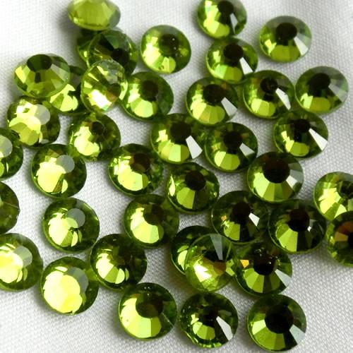 【メール便OK】高級ガラスストーン【オリバイン】ss4(80粒)ss6,ss8,ss10(100粒)...