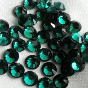 【グロス売り】エメラルド　高級ガラスストーン　ss4,ss6,ss8,ss10,ss12,ss16(1440粒)ss20(720粒)ss30(288粒)スワロフスキーの代替品に 【メール便OK】