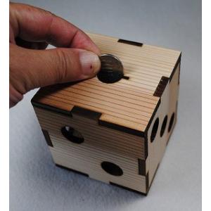 杉のサイコロ貯金箱80