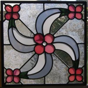 ステンドグラス 建物パネル（ミニ）・鉛線方式 （赤いチューリップ
