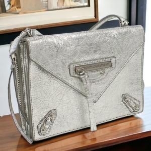 中古 バレンシアガ 斜め掛け ショルダーバッグ レディース ブランド BALENCIAGA ペーパー トリプルXS レザー 398815 シルバー｜nanaple