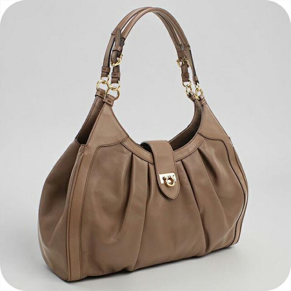 FERRAGAMO Ferragamo ハンドバッグ D227
