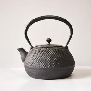 みやび 青 1L 鉄瓶 南部鉄器 及富（おいとみ） : 南部鉄器 Yahoo!店