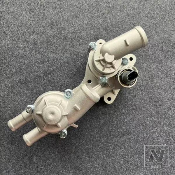 【並行輸入品】VW 合金サーモスタット冷却ハウジングアセンブリ 03C 121 111 P 03C1...