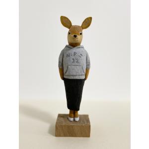 木と豆舎 木彫りの鹿ガール(パーカー) ならしかの休日