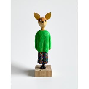 木と豆舎 木彫りの鹿ガール(カラフルスカート) ならしかの休日