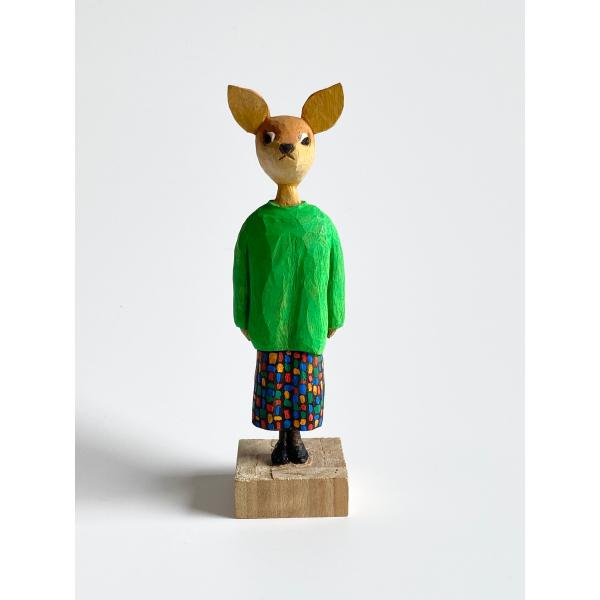 木と豆舎 木彫りの鹿ガール(カラフルスカート) ならしかの休日