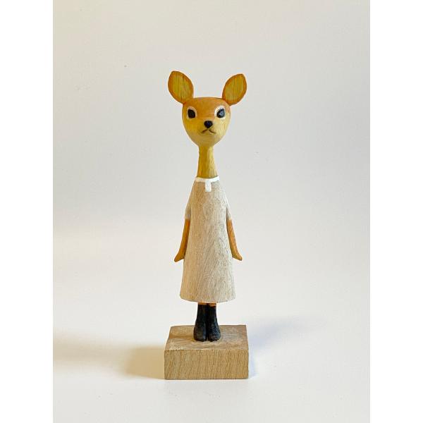 木と豆舎 木彫りの鹿ガール(白ワンピースに黒ブーツ) ならしかの休日