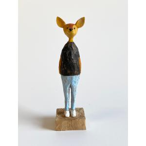 木と豆舎 木彫りの鹿ガール(デニムに黒Tシャツ) ならしかの休日