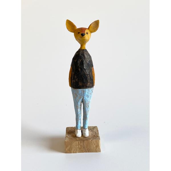 木と豆舎 木彫りの鹿ガール(デニムに黒Tシャツ) ならしかの休日