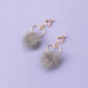ラブトキシック(Lovetoxic)ハート×フェイクファーポンポンイヤリング