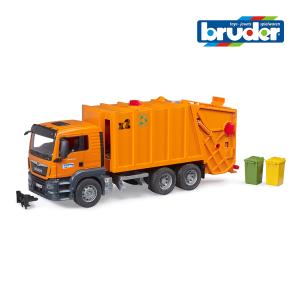 bruder ブルーダーMB Arocs ハーフパイプダンプトラック BLUE x RED