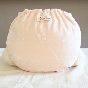 kucca クッカ 布おむつカバー SAKURA ICHIGO Honeys Mサイズ 8〜11kg テープタイプ ダブルガーゼ｜natural-living