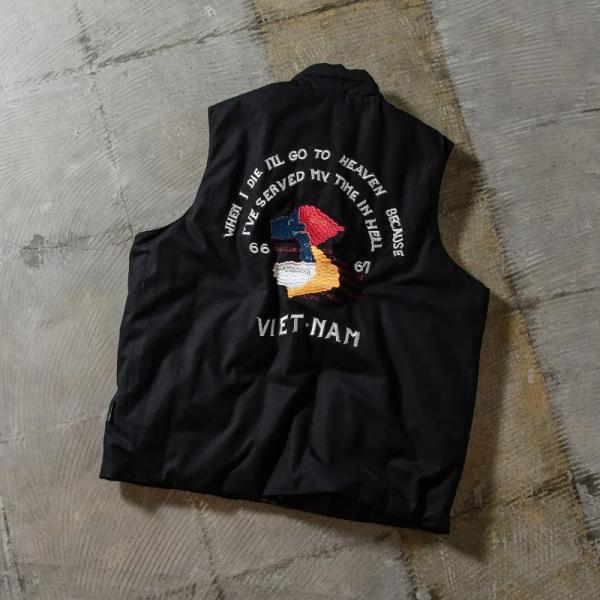 ベスト(メンズ) TAION ジャパンスペシャル リバーシブル ベトジャン刺繍 ダウンベスト L B...