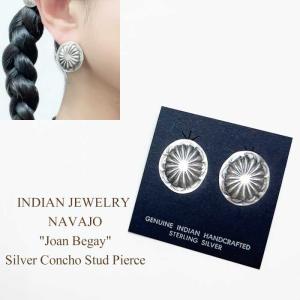 インディアンジュエリー ナバホスタンプ シルバー フラワー コンチョ スタッド ピアス INDIAN JEWELRY NAVAJO "Joan Begay" Silver Concho Stud Pierce｜navie