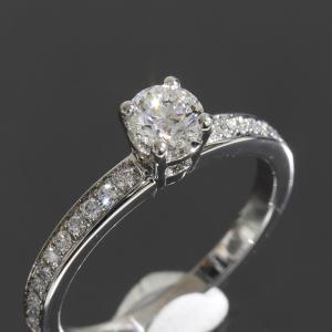 グリフ (ブルガリ)BVLGARI ダイヤ リング pt950 8号 0.50ct 箱鑑 D7773