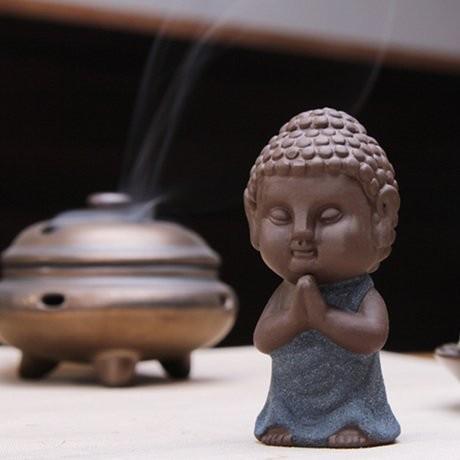 置物 茶玩 紫砂 瞑想するかわいい仏像 陶器製 (立ち姿)