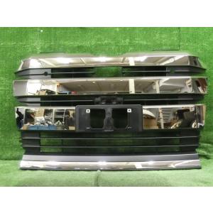 トヨタ（TOYOTA） トヨタ純正 ノア ラジエータグリルモール 53126