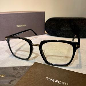 【送料無料】【正規品・新品】 TOMFORD トムフォード TF5523 FT5523 001 サングラス メガネ 眼鏡 メンズ レディース 並行輸入品｜nextore