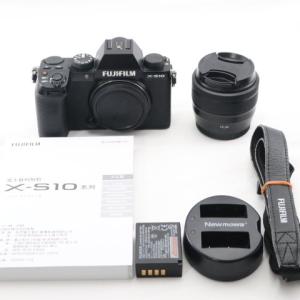 富士フイルム(FUJIFILM) ミラーレスデジタルカメラ X-S10 レンズキット(XC15-45) F X-S10LK-1545 ブラック ミラーレス一眼カメラの商品画像