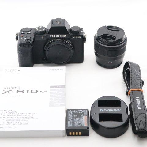 富士フイルム(FUJIFILM) ミラーレスデジタルカメラ X-S10 レンズキット(XC15-45...