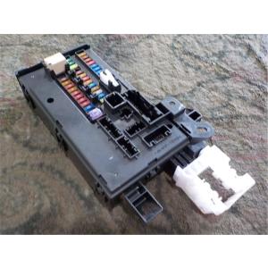 トヨタ 純正 ピクシスメガ 《 LA700A 》 ヒューズボックス P10700