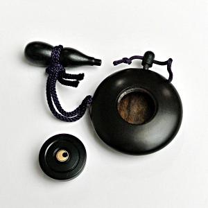 【予約商品 次回入荷時期未定】塗香入 黒檀 日月紋入の詳細画像1