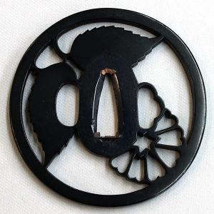 最終値下げ 金象嵌 縁頭 駿馬 刀装具 (刀剣 鐔 鍔 ) 刀装具 f-32 縁頭 花と蝶の図 赤銅地金象嵌 鍔・刀装具 : 日本刀