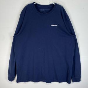 古着 パタゴニア patagonia 長袖Tシャツ アウトドア ロゴ 大きいサイズ　肉厚 XXL ネイビー 両面プリント メンズ