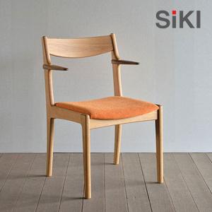 シキファニチア ペッカー 張座 セミアームチェア ダイニングチェア 椅子 イス SIKI FURNITURE おしゃれ デザイナー｜nimus
