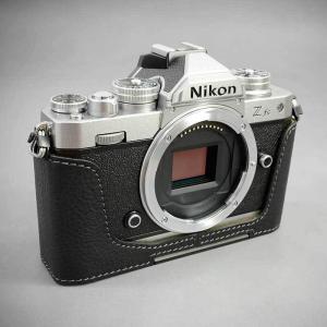 LIM'S Nikon Z fc 用 イタリアンレザー カメラケース Classic Ver. Black メタルプレート 本革 おしゃれ 高級 高品質 ケース NK-ZFCCBK リムズ 日本正規販売店｜nineselect