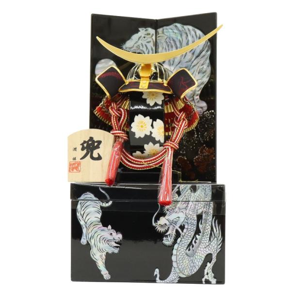 五月人形 兜飾り収納飾 颯爽 伊達政宗 螺鈿 2025-tb023 幅19cm