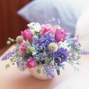 御祝　開店祝い　人気ランキング　バラ、ユリ、ガーベラなどのおまかせ花束　誕生日や誕生日商品