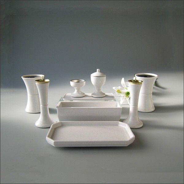 創価学会仏具　プラスチック　ビクトリー ホワイト色　9具足