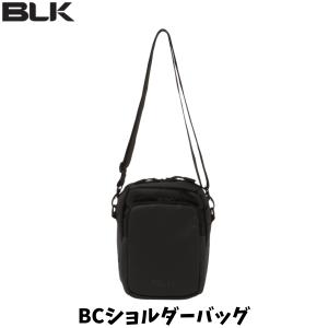 【メール便発送】BLK BCショルダーバッグ 小物入れ 500mlペットボトル収納可 ポリエステル スポーツ ラグビー 監督 コーチ 練習 移動 ブラック BJ25BCSBBK