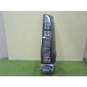 ヴォクシー DBA-ZRR80G 右テールランプ 3ZR-FAE 1F7 28-232 81551 