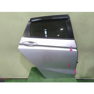 フィット DAA-GP6 右RドアASSY LEB-H1 NH700M M2L3 67510-T5A...