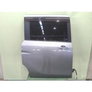 セレナ DBA-C26 右RドアASSY MR20DD K51 M2L3 H210M-1VAMA 中...